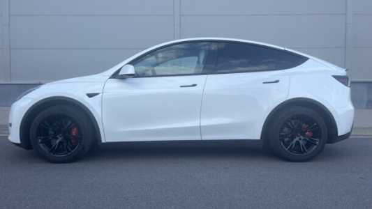 Tesla Model Y I, 2020, пробег 73894 км Tesla Model Y I, 2020, пробег 73894 км