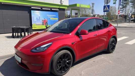 Tesla Model Y I, 2021, пробег 93000 км Tesla Model Y I, 2021, пробег 93000 км