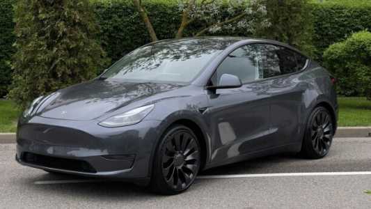 Tesla Model Y I, 2022, пробег 37000 км Tesla Model Y I, 2022, пробег 37000 км