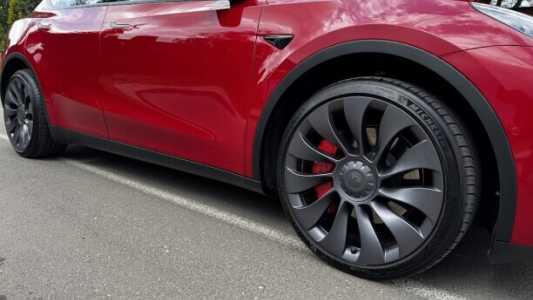 Tesla Model Y I, 2022, пробег 39000 км Tesla Model Y I, 2022, пробег 39000 км