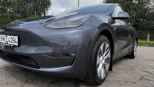 Tesla Model Y I, 2023, пробег 1000 км Tesla Model Y I, 2023, пробег 1000 км