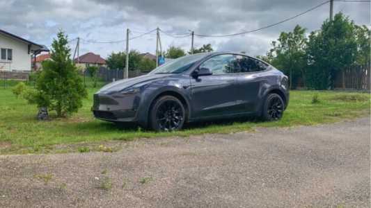 Tesla Model Y I, 2023, пробег 11000 км Tesla Model Y I, 2023, пробег 11000 км