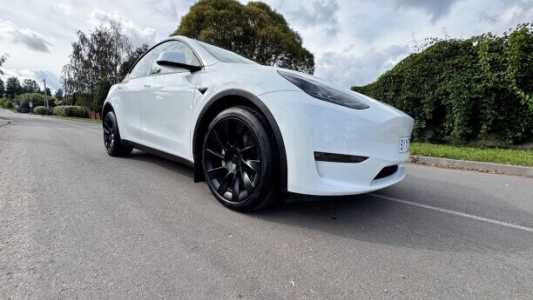 Tesla Model Y I, 2023, пробег 18000 км