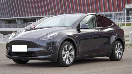Tesla Model Y I, 2024, пробег 12000 км Tesla Model Y I, 2024, пробег 12000 км