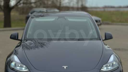 Tesla Model Y I