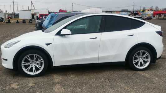 Tesla Model Y I