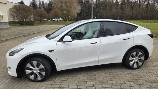 Tesla Model Y I