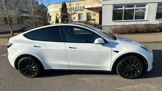 Tesla Model Y I