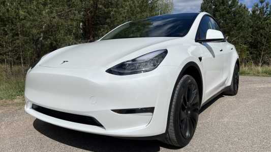 Tesla Model Y I
