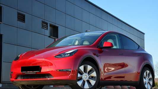 Tesla Model Y I