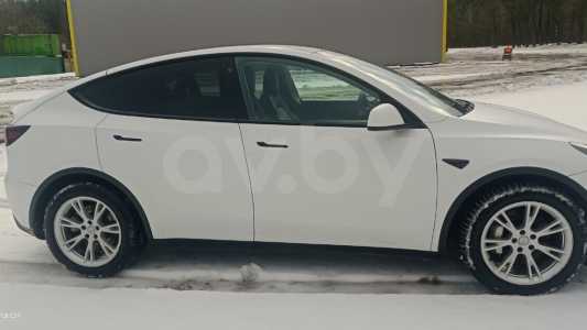 Tesla Model Y I