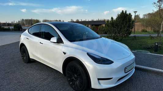 Tesla Model Y I