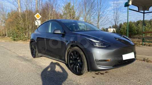 Tesla Model Y I