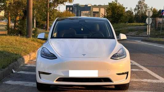 Tesla Model Y I