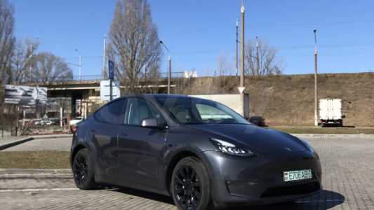 Tesla Model Y I