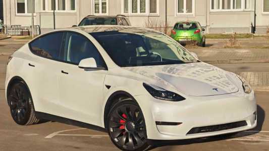 Tesla Model Y I
