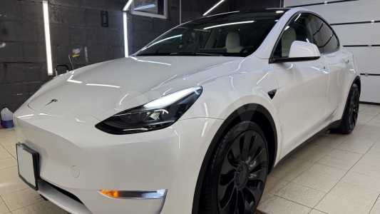 Tesla Model Y I