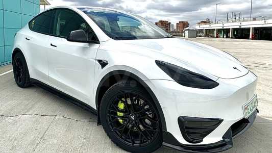 Tesla Model Y I