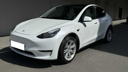 Tesla Model Y I
