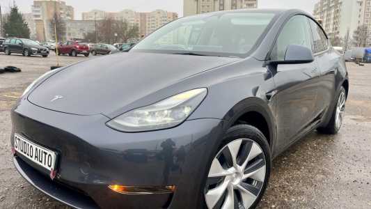 Tesla Model Y I