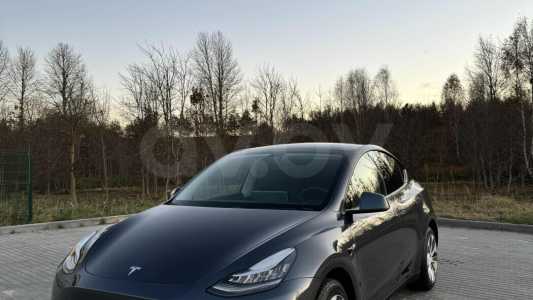 Tesla Model Y I