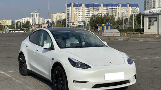 Tesla Model Y I