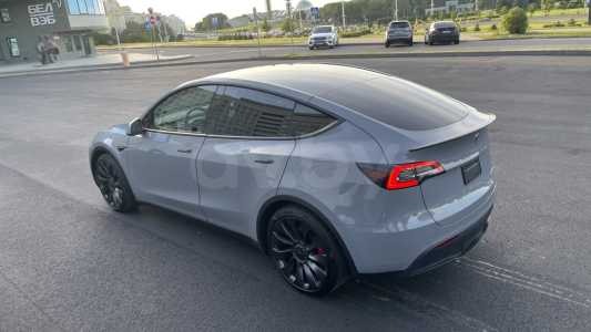 Tesla Model Y I