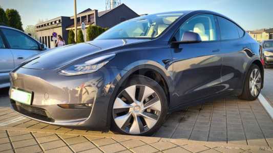 Tesla Model Y I