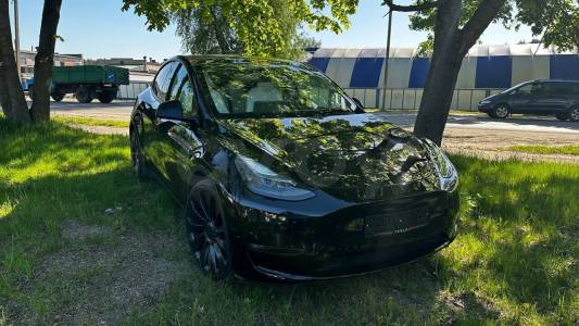 Tesla Model Y I