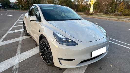 Tesla Model Y I