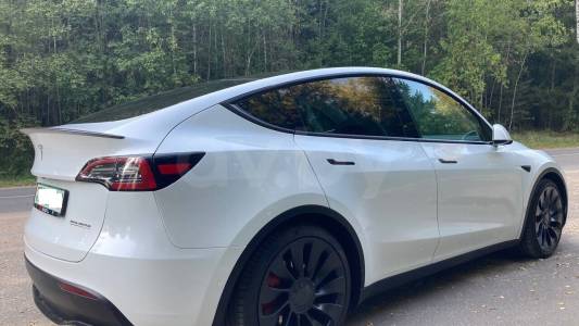 Tesla Model Y I