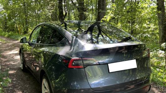 Tesla Model Y I