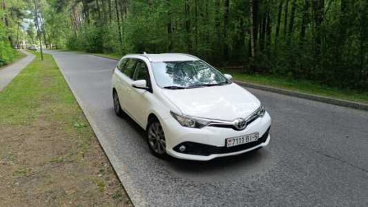 Toyota Auris II (E180) Рестайлинг, 2016, пробег 126000 км Toyota Auris II (E180) Рестайлинг, 2016, пробег 126000 км