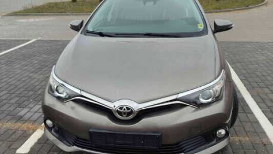 Toyota Auris II (E180) Рестайлинг, 2017, пробег 105000 км Toyota Auris II (E180) Рестайлинг, 2017, пробег 105000 км