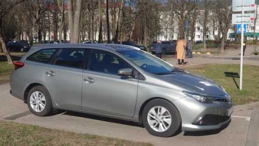 Toyota Auris II (E180) Рестайлинг, 2018, пробег 178000 км Toyota Auris II (E180) Рестайлинг, 2018, пробег 178000 км