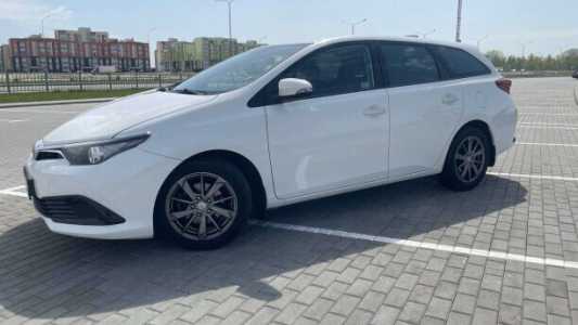 Toyota Auris II (E180) Рестайлинг, 2018, пробег 240000 км Toyota Auris II (E180) Рестайлинг, 2018, пробег 240000 км