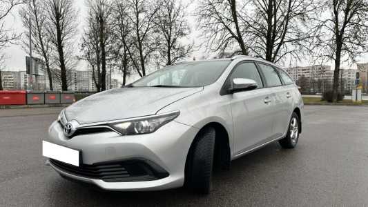 Toyota Auris II (E180) Рестайлинг
