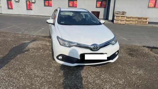 Toyota Auris II (E180) Рестайлинг