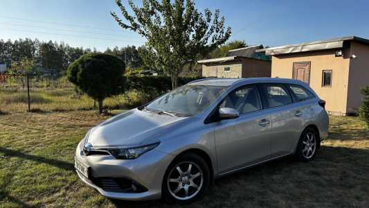 Toyota Auris II (E180) Рестайлинг