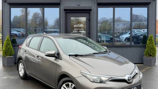 Toyota Auris II (E180) Рестайлинг