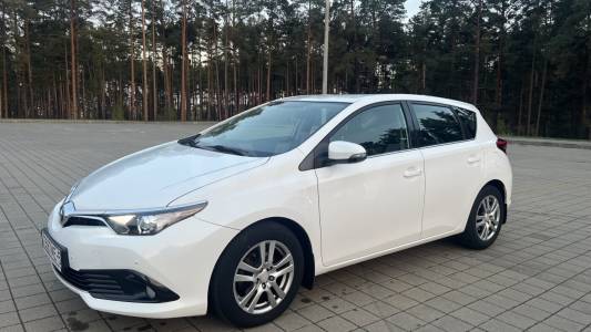 Toyota Auris II (E180) Рестайлинг