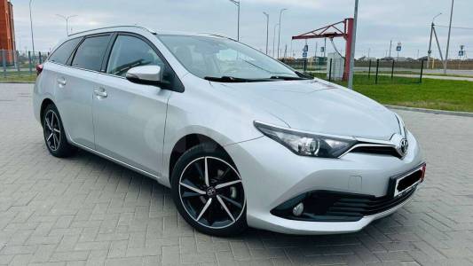 Toyota Auris II (E180) Рестайлинг