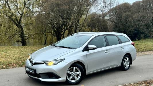 Toyota Auris II (E180) Рестайлинг