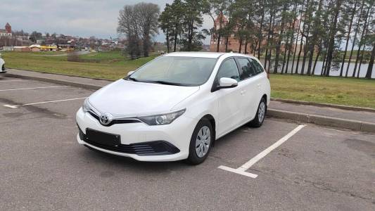 Toyota Auris II (E180) Рестайлинг