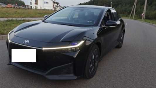 Toyota BZ3 , 2023, пробег 3000 км