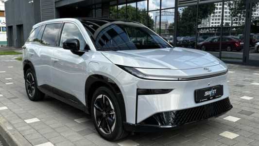 Toyota BZ3X , 2025, пробег 28 км