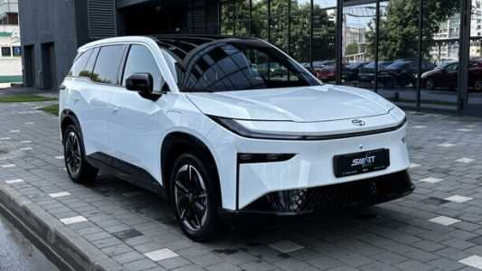 Toyota BZ3X , 2025, пробег 32 км