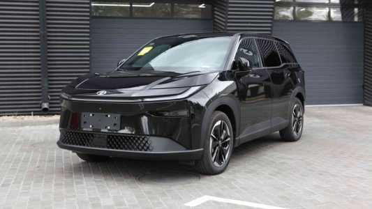 Toyota BZ3X I