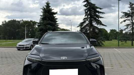 Toyota BZ4X , 2022, пробег 10000 км