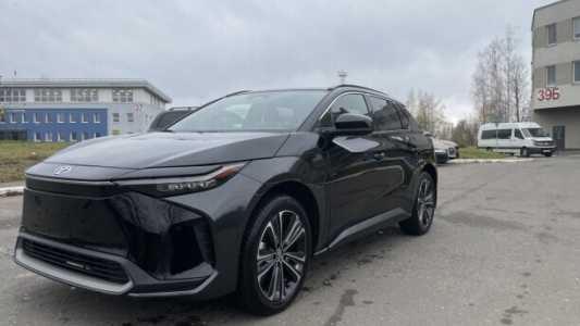 Toyota BZ4X , 2022, пробег 23000 км